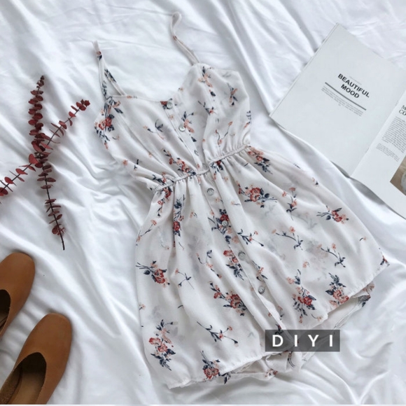 diyi white floral romper nwot - Picture 1 of 3